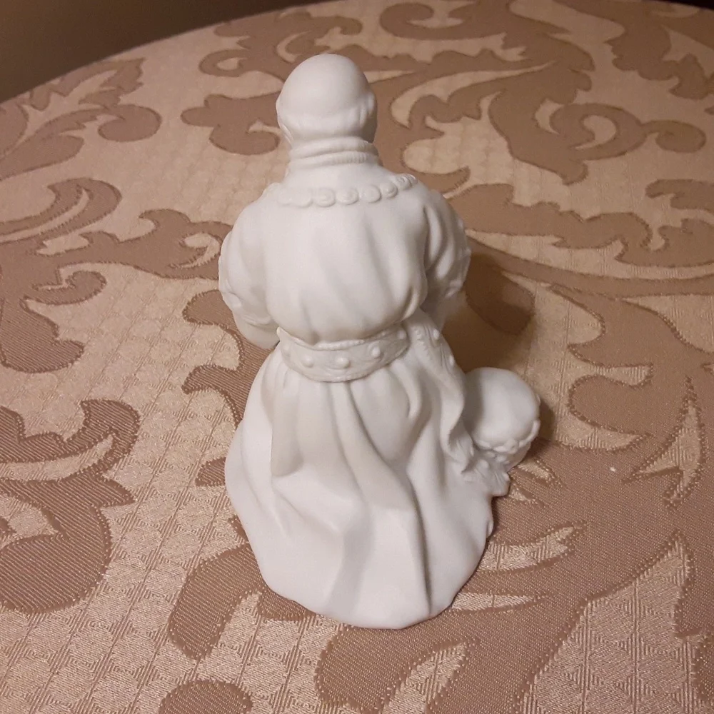 Avon Nativity Collectibles Magi-Melchior Porcelain Figurine